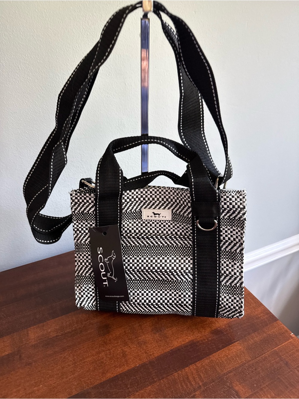 SCOUT Grab & Go  Crossbody Castaway